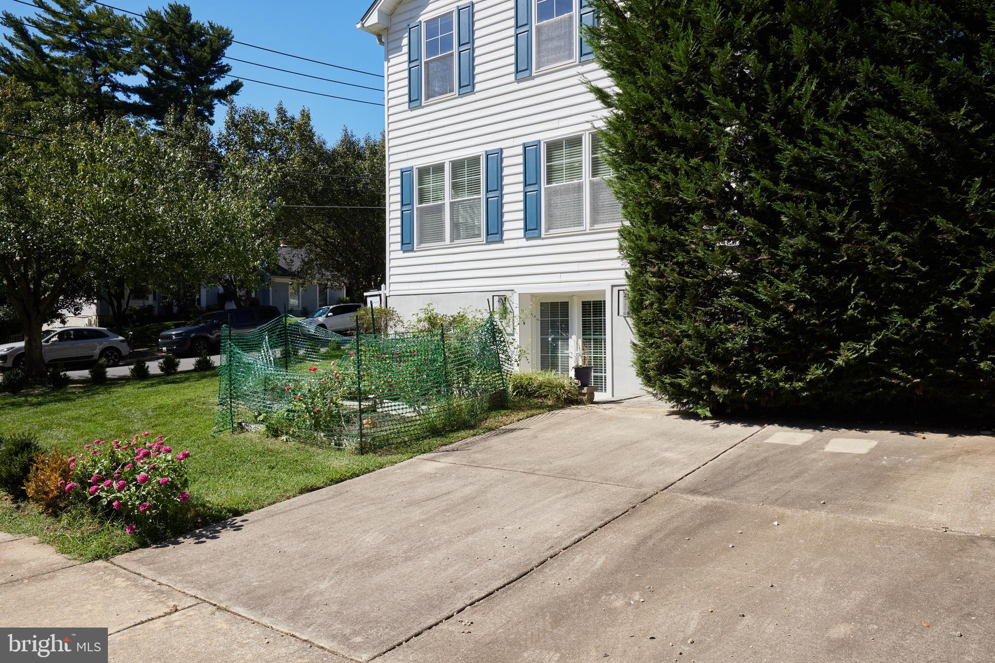 10311 MEREDITH AVENUE