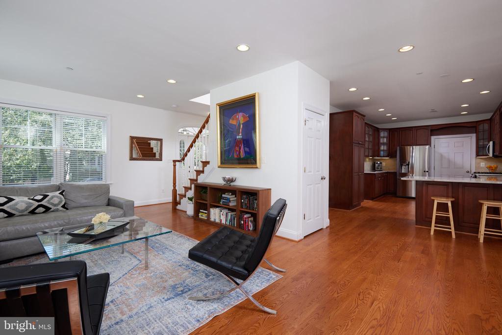 10311 MEREDITH AVENUE