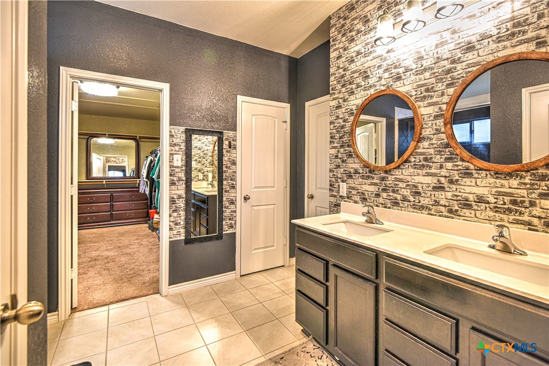 3319 Vineyard Trail
