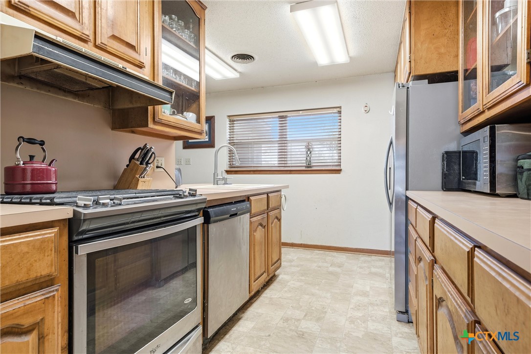 12218 W Adams Avenue