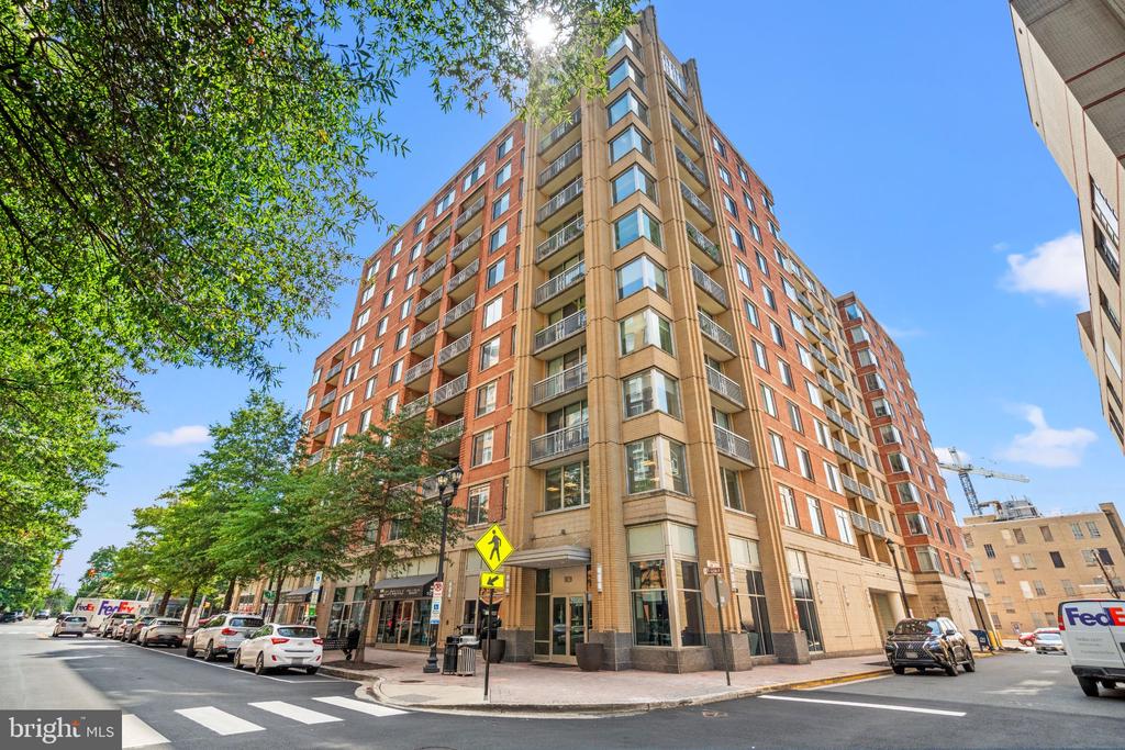 1020 N HIGHLAND STREET Unit: 403