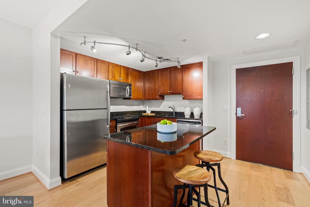1020 N HIGHLAND STREET Unit: 403