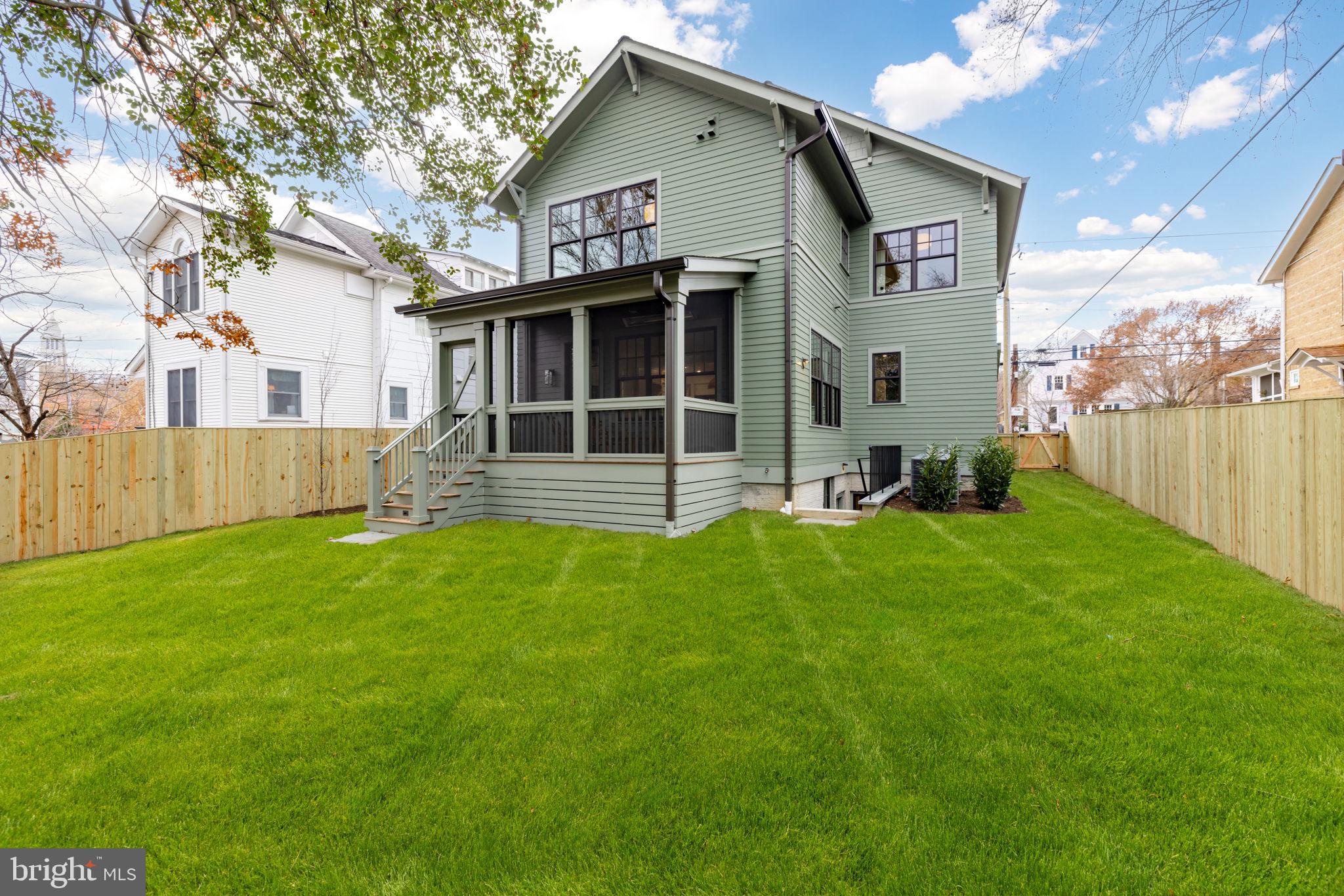 803 Russell ROAD