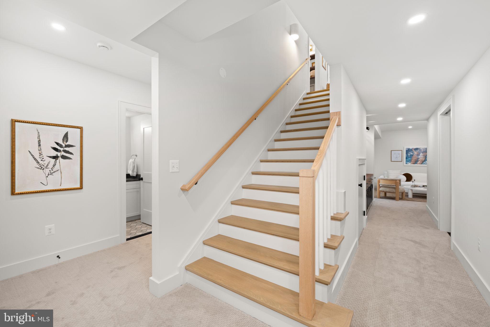 803 Russell ROAD