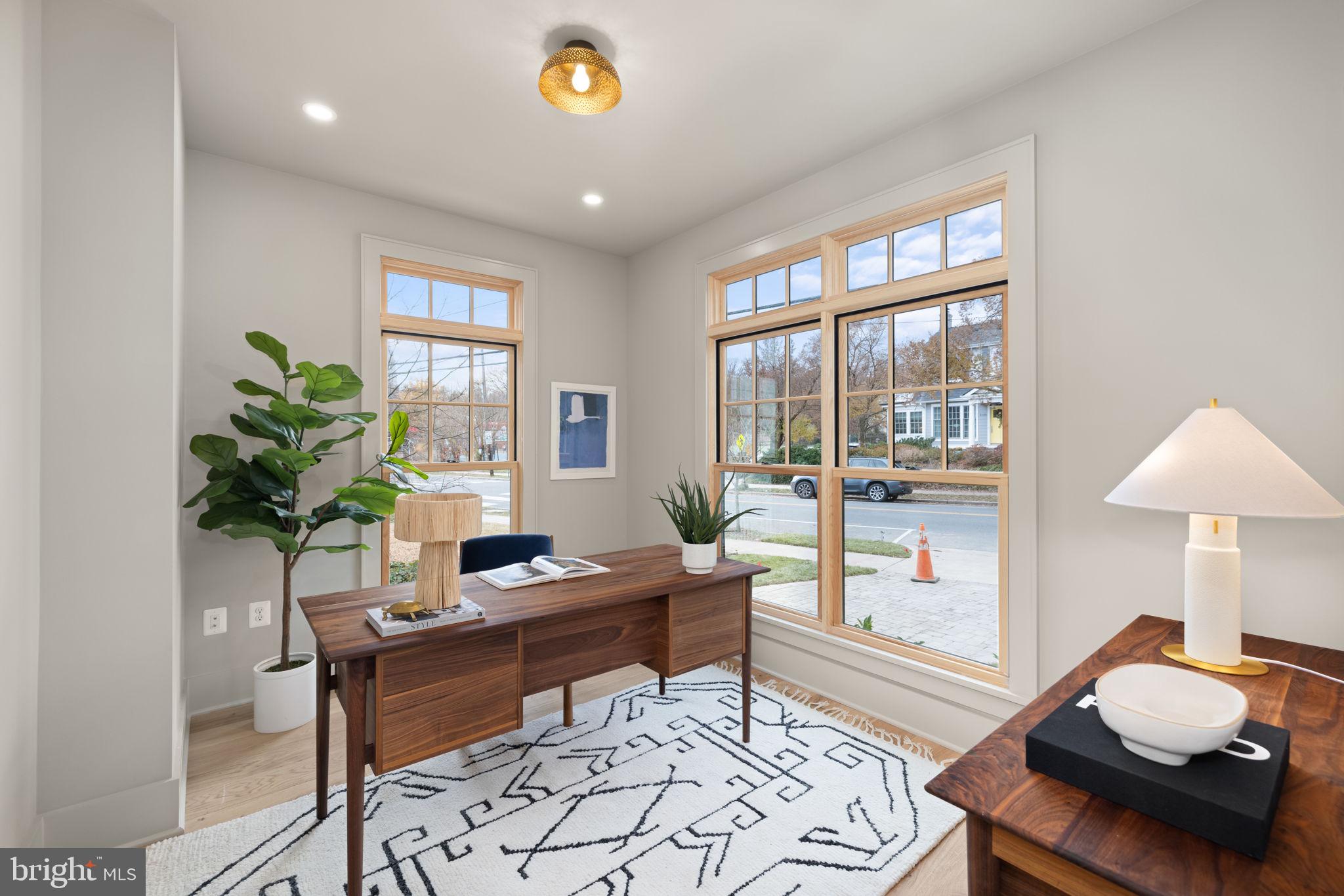 803 Russell ROAD