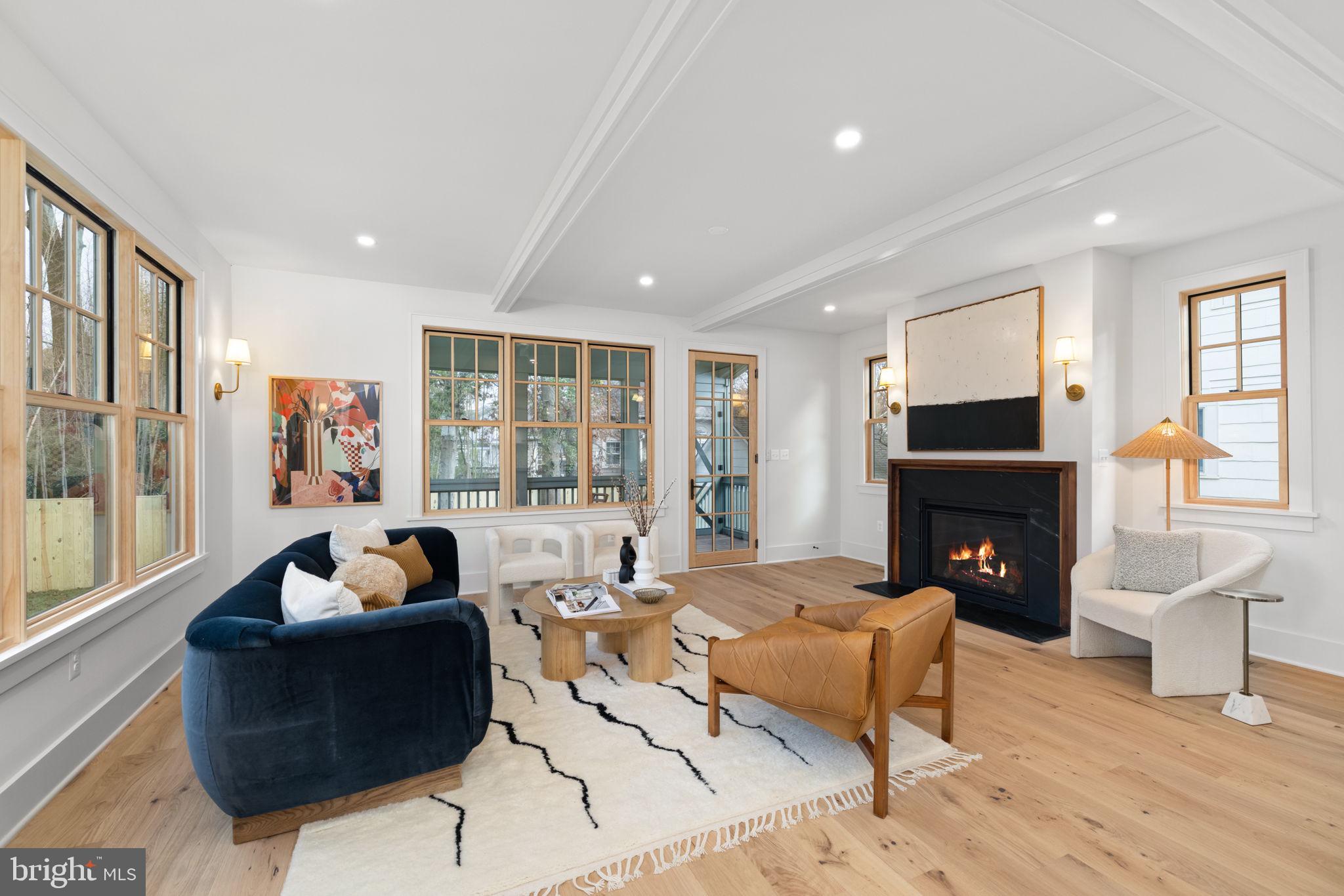 803 Russell ROAD