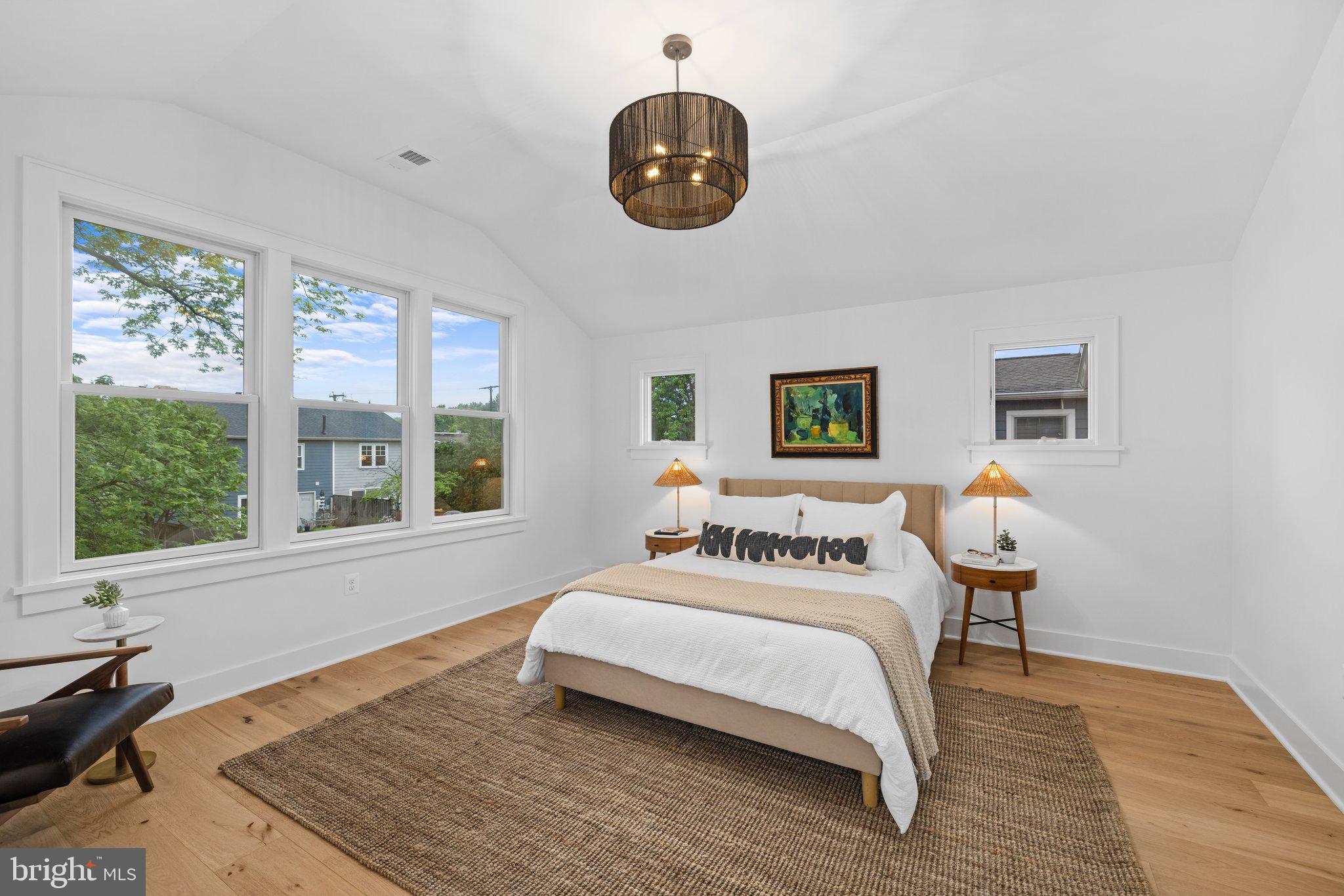 209 E Del Ray Ave