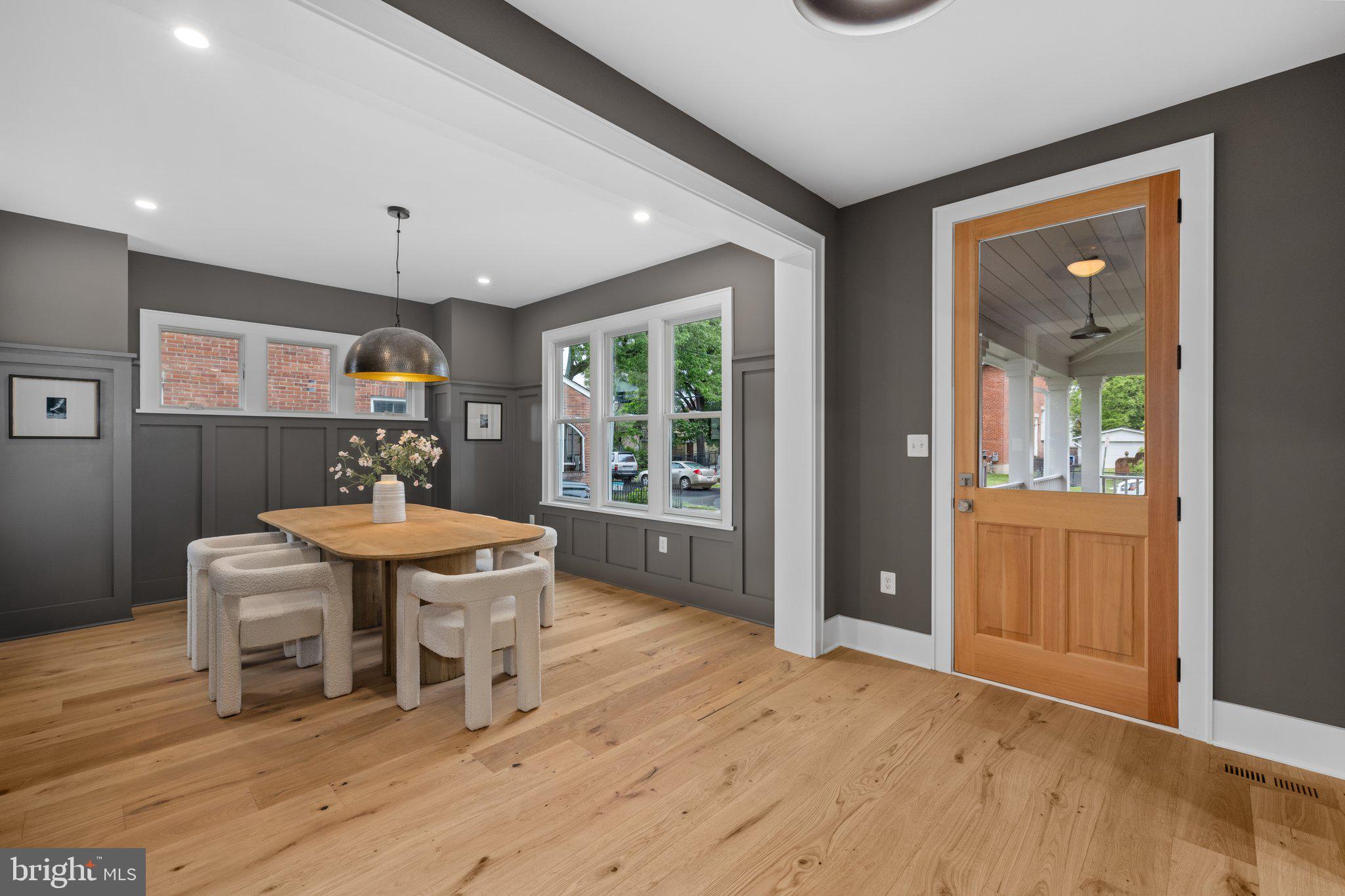 209 E Del Ray Ave