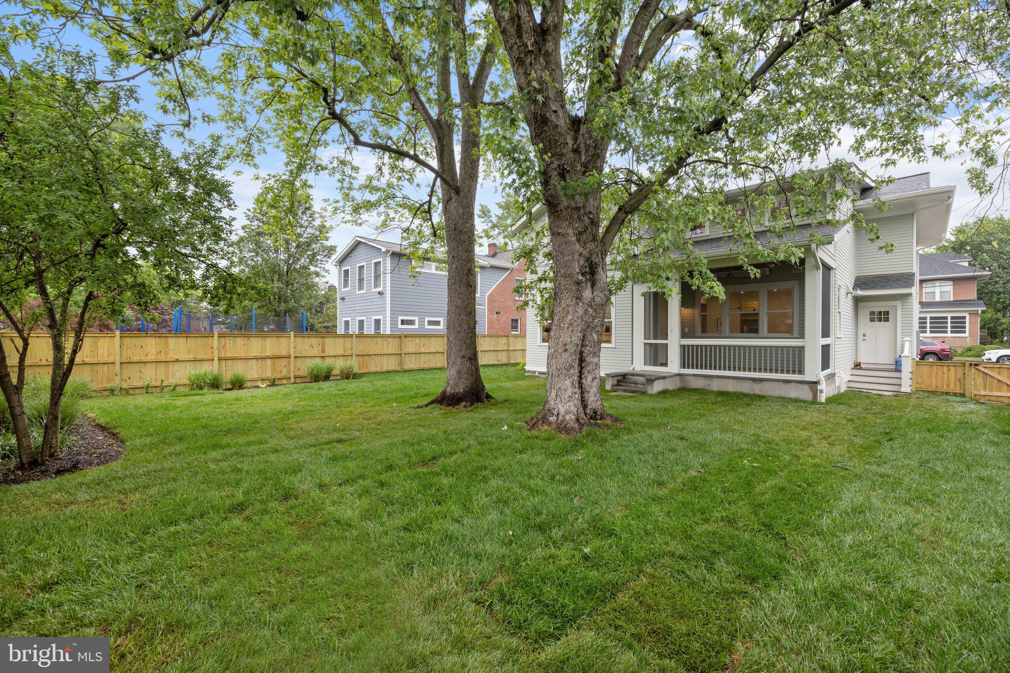 209 E Del Ray Ave