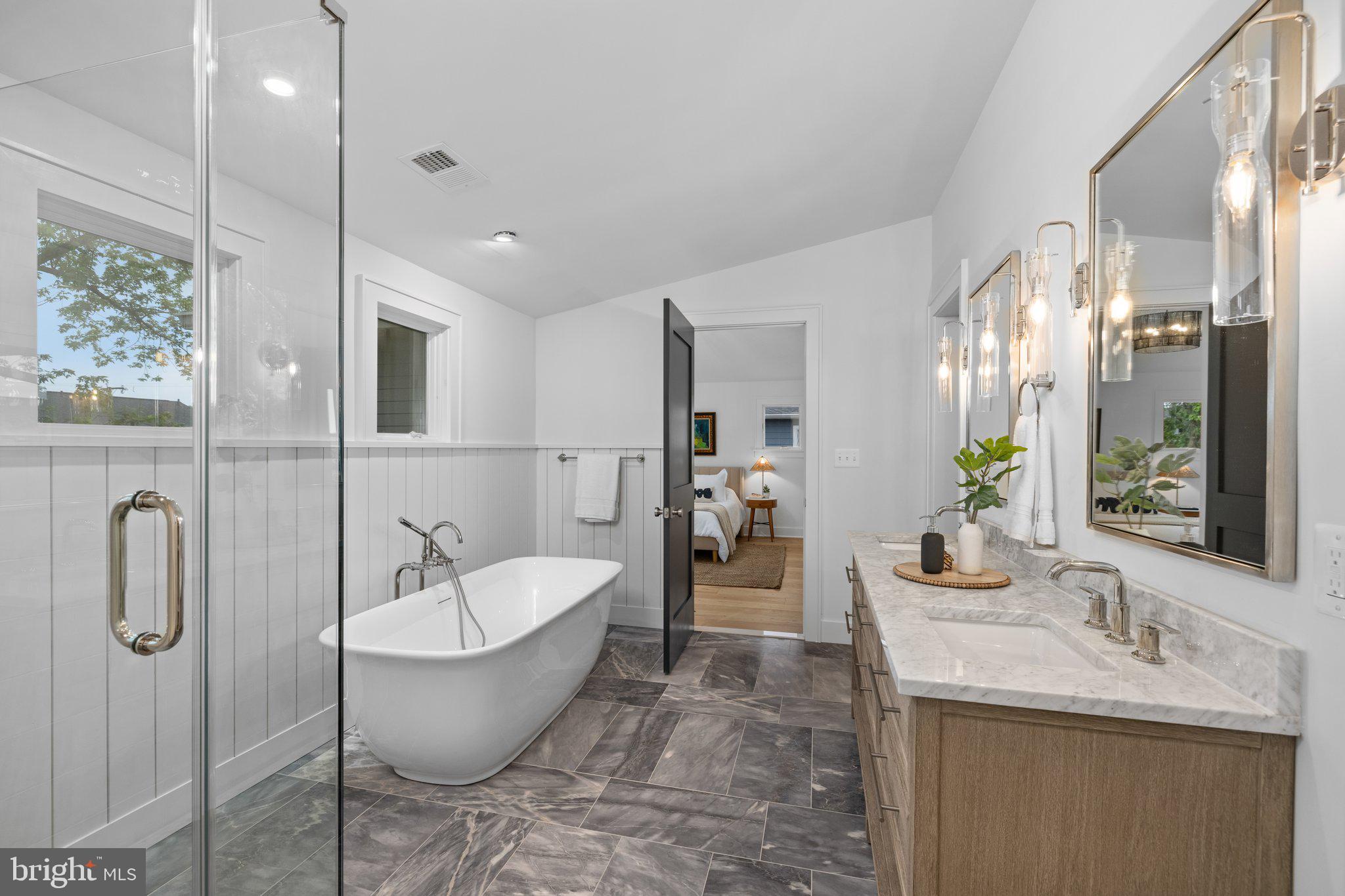 209 E Del Ray Ave