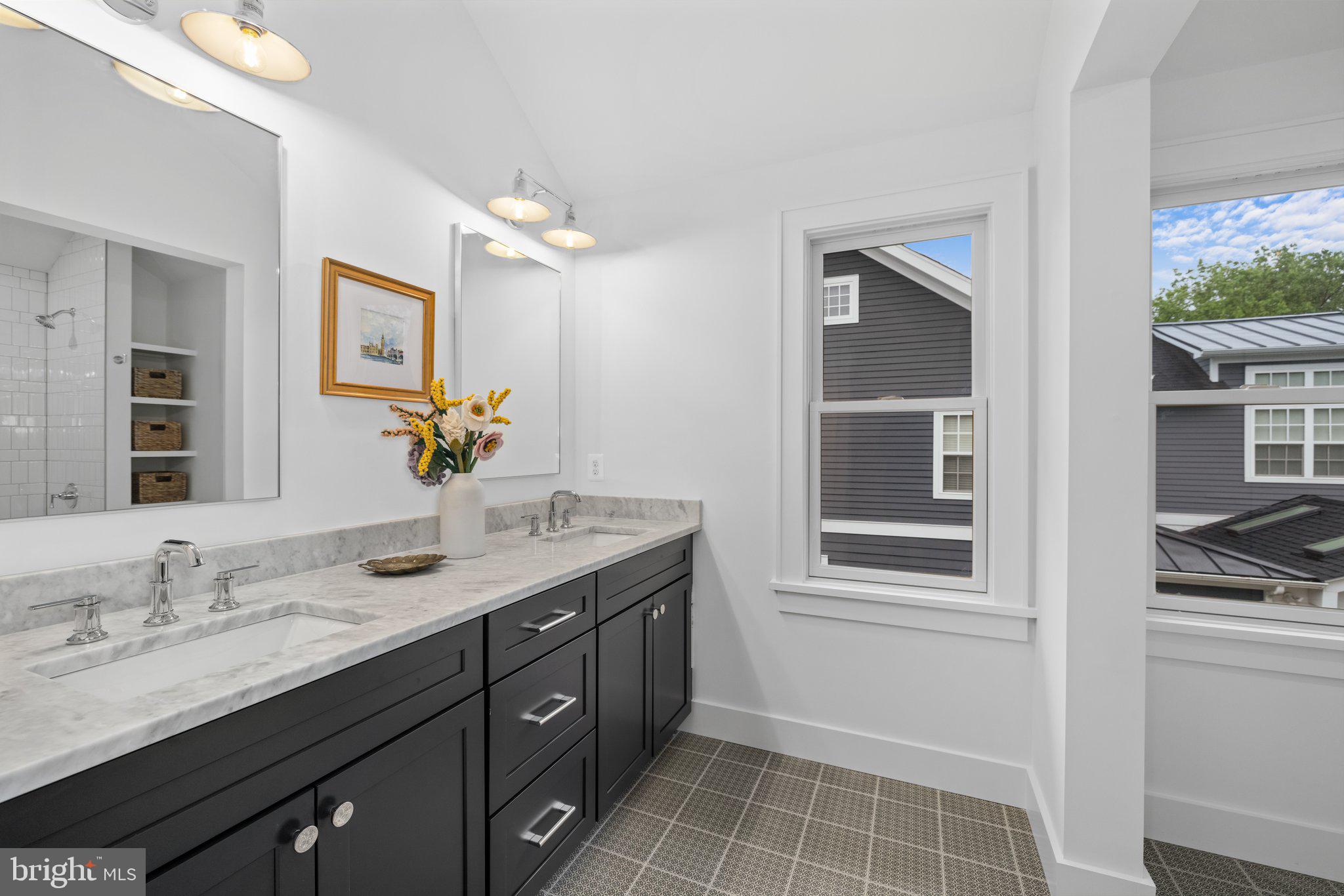 209 E Del Ray Ave