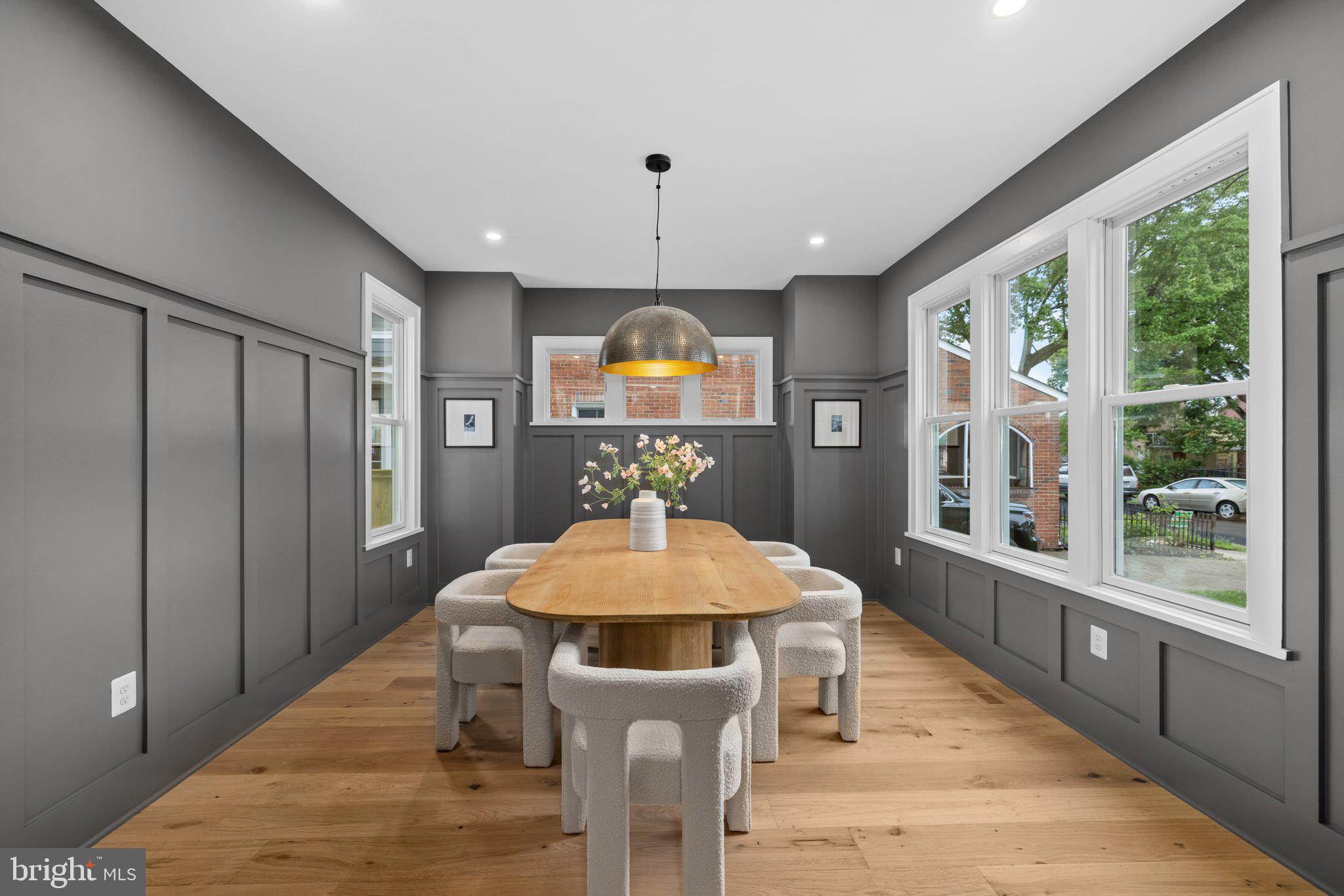 209 E Del Ray Ave