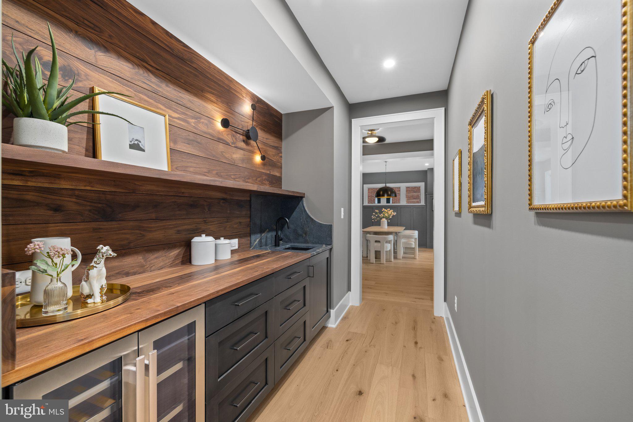 209 E Del Ray Ave