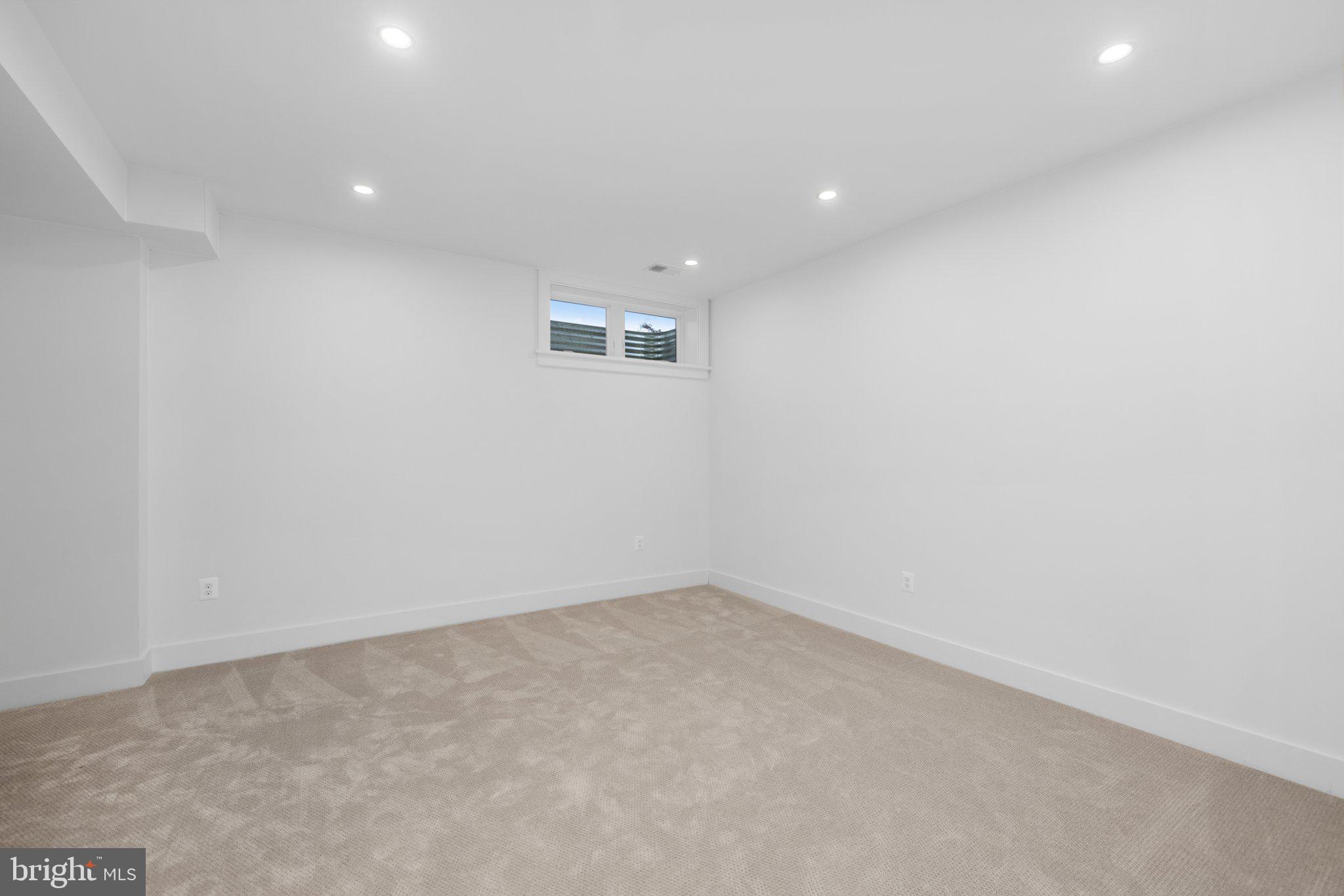 209 E Del Ray Ave