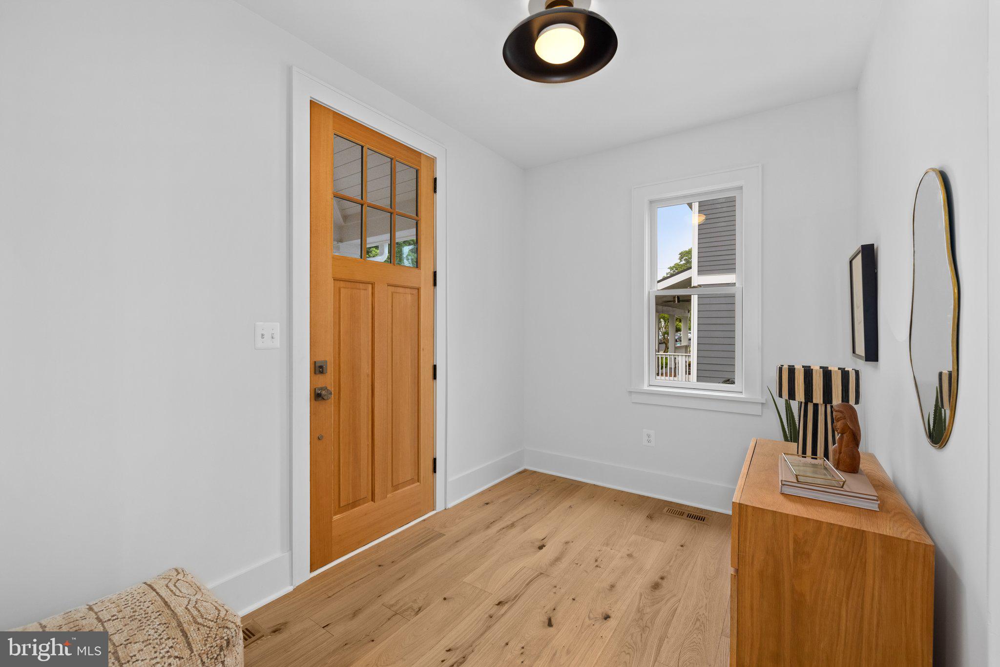 209 E Del Ray Ave