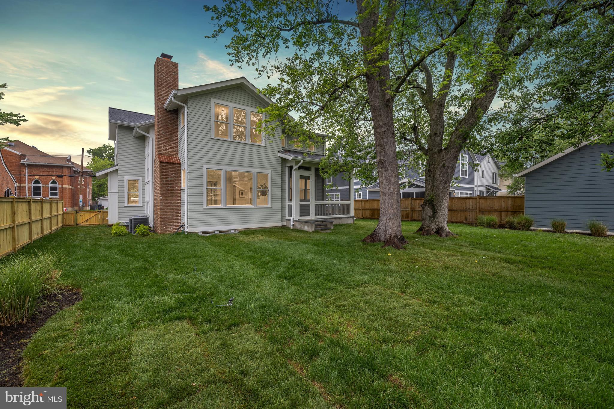 209 E Del Ray Ave
