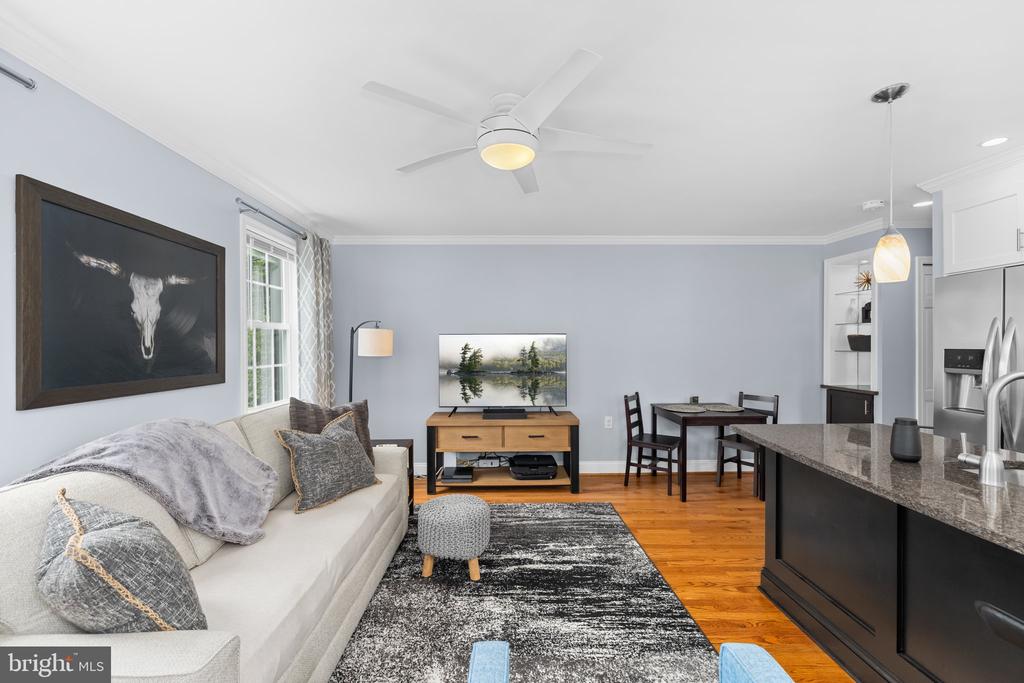 100 1/2 E Reed Ave