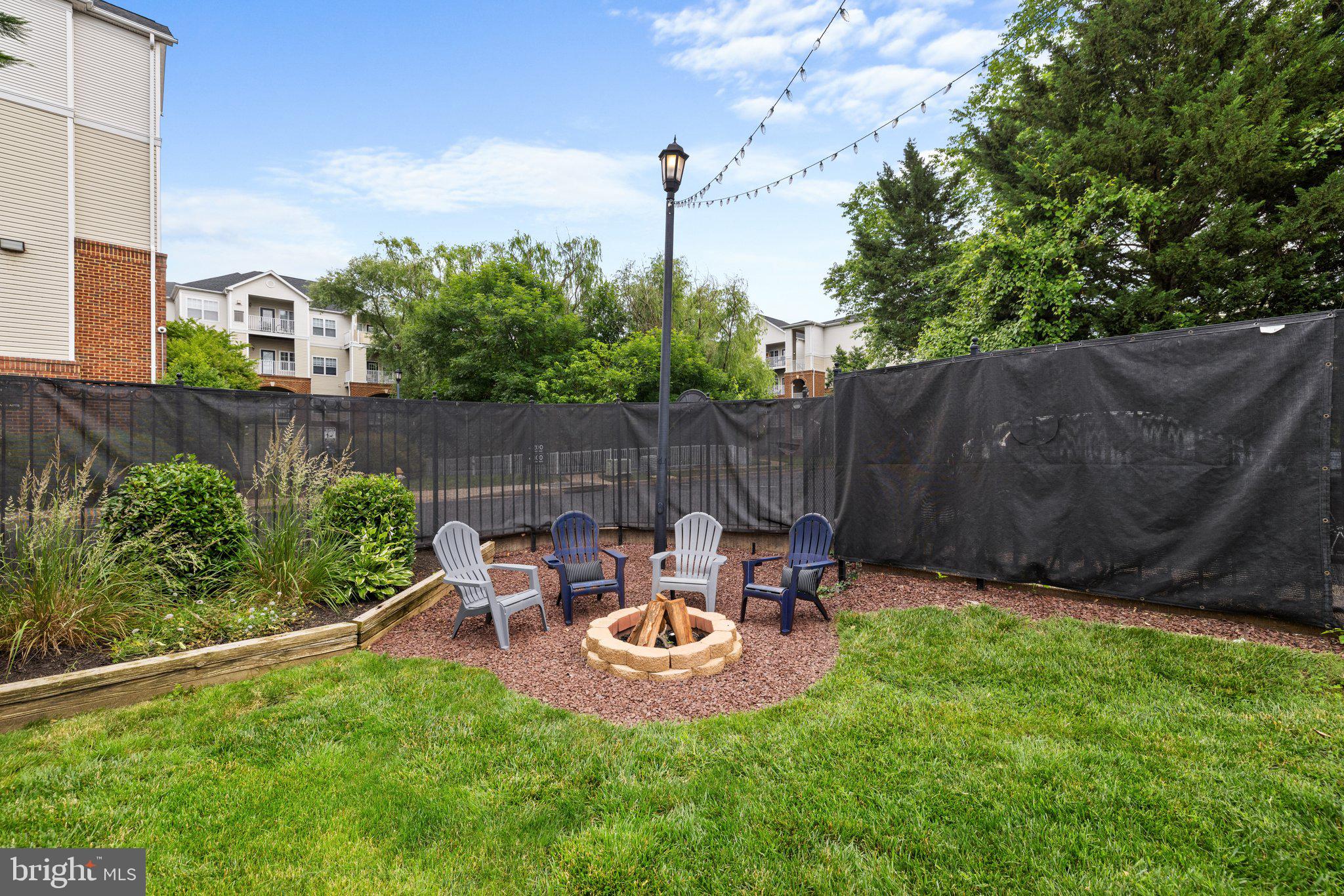 100 1/2 E Reed Ave
