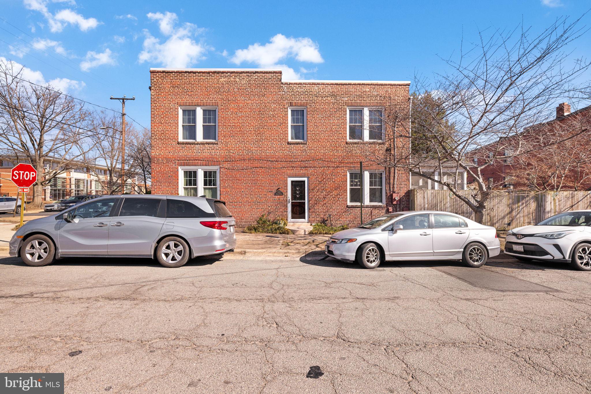 1422 Cameron St