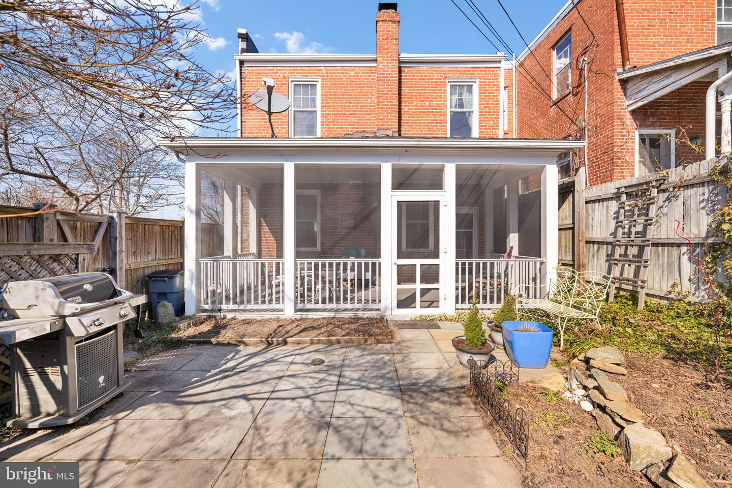 1422 Cameron St