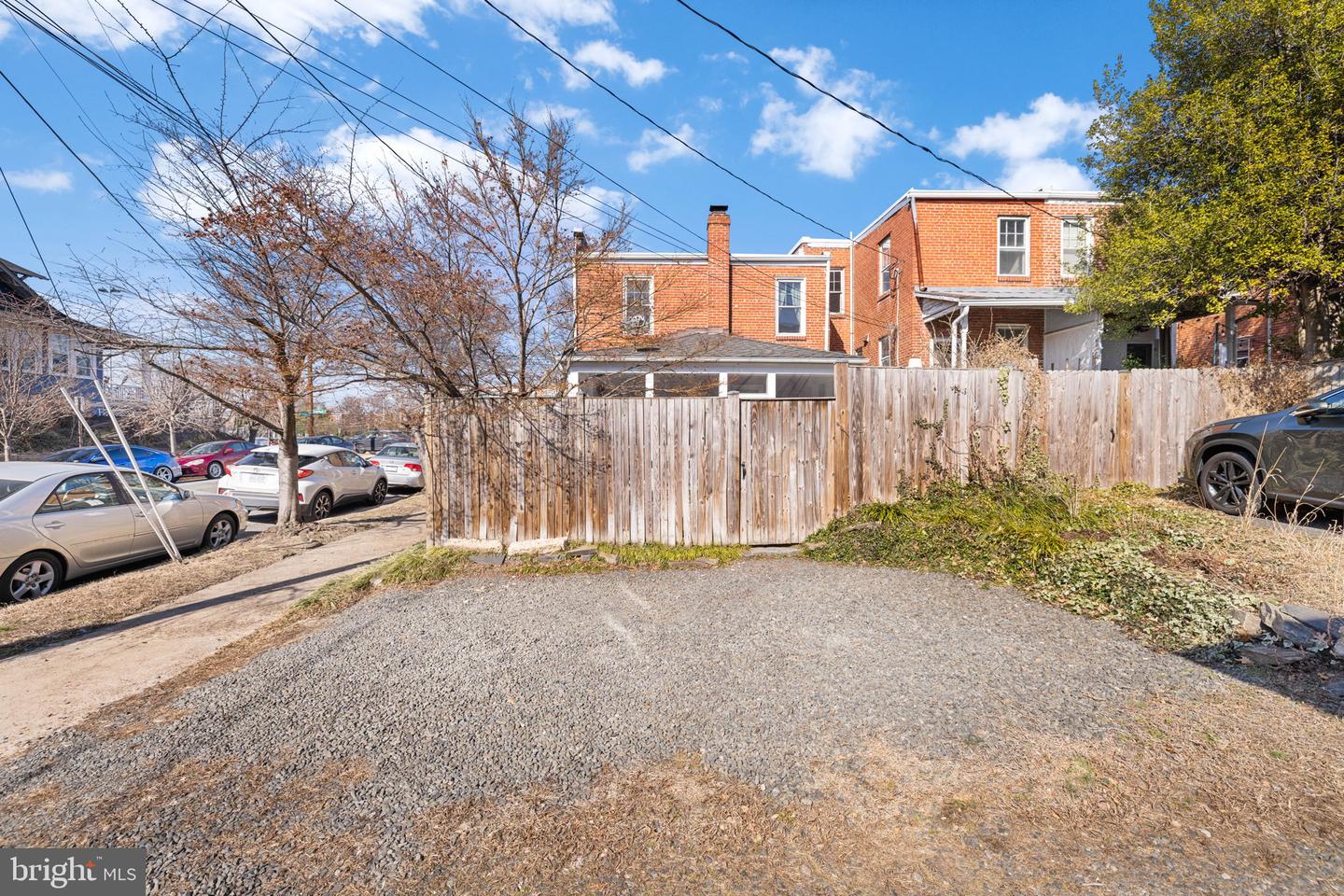 1422 Cameron St