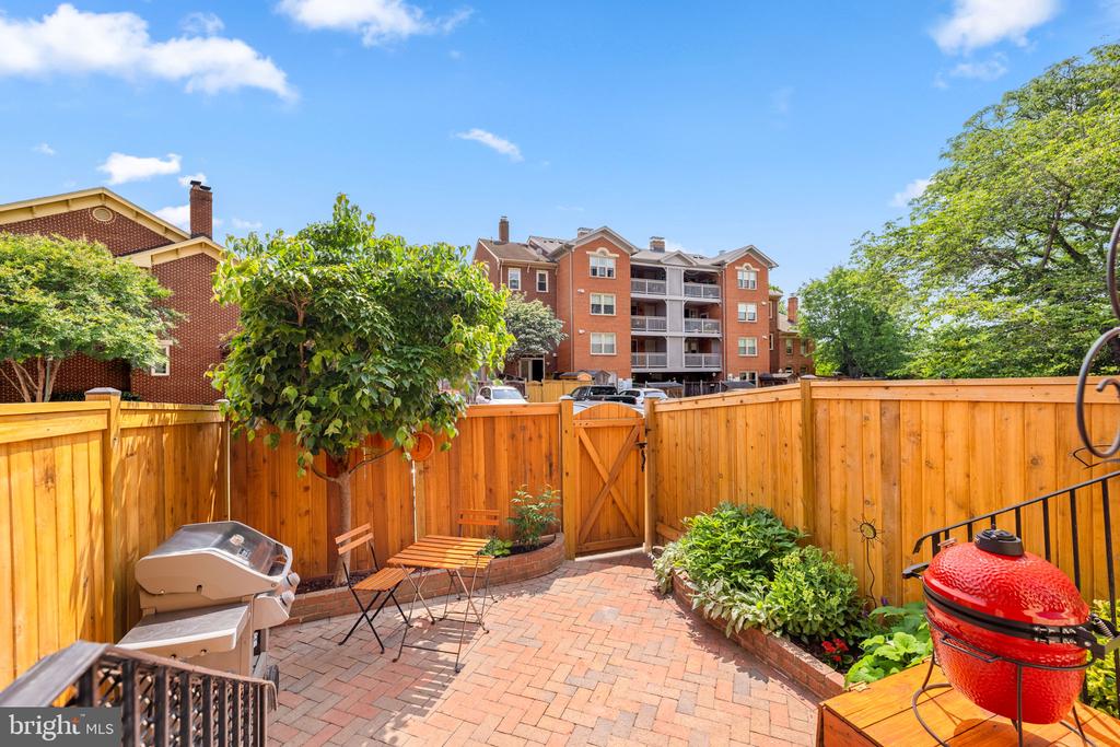 535 Colecroft Ct
