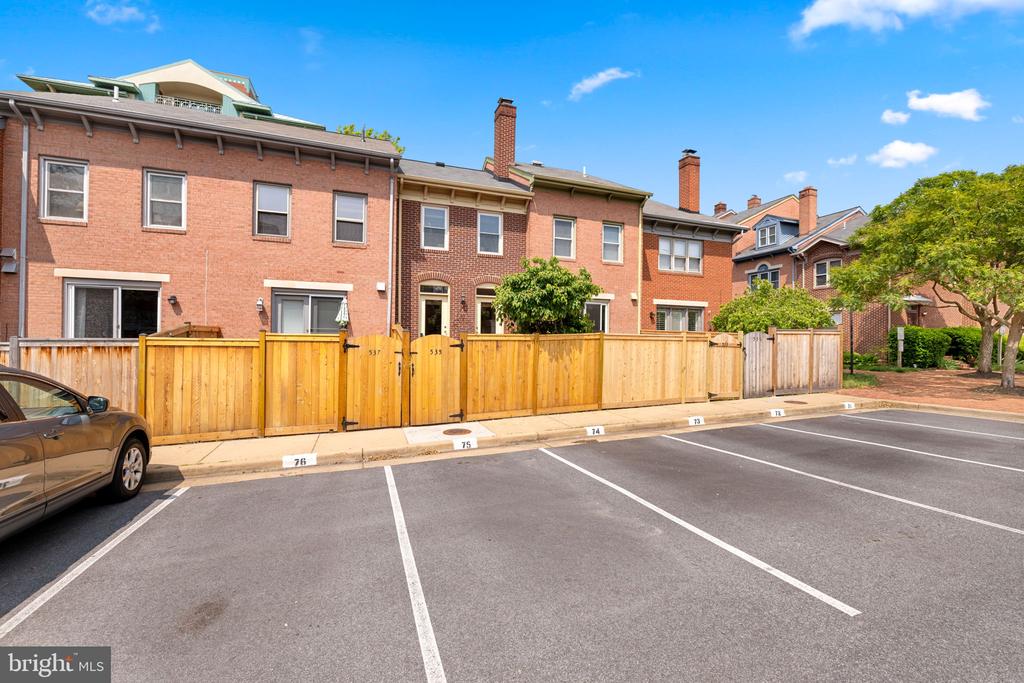 535 Colecroft Ct