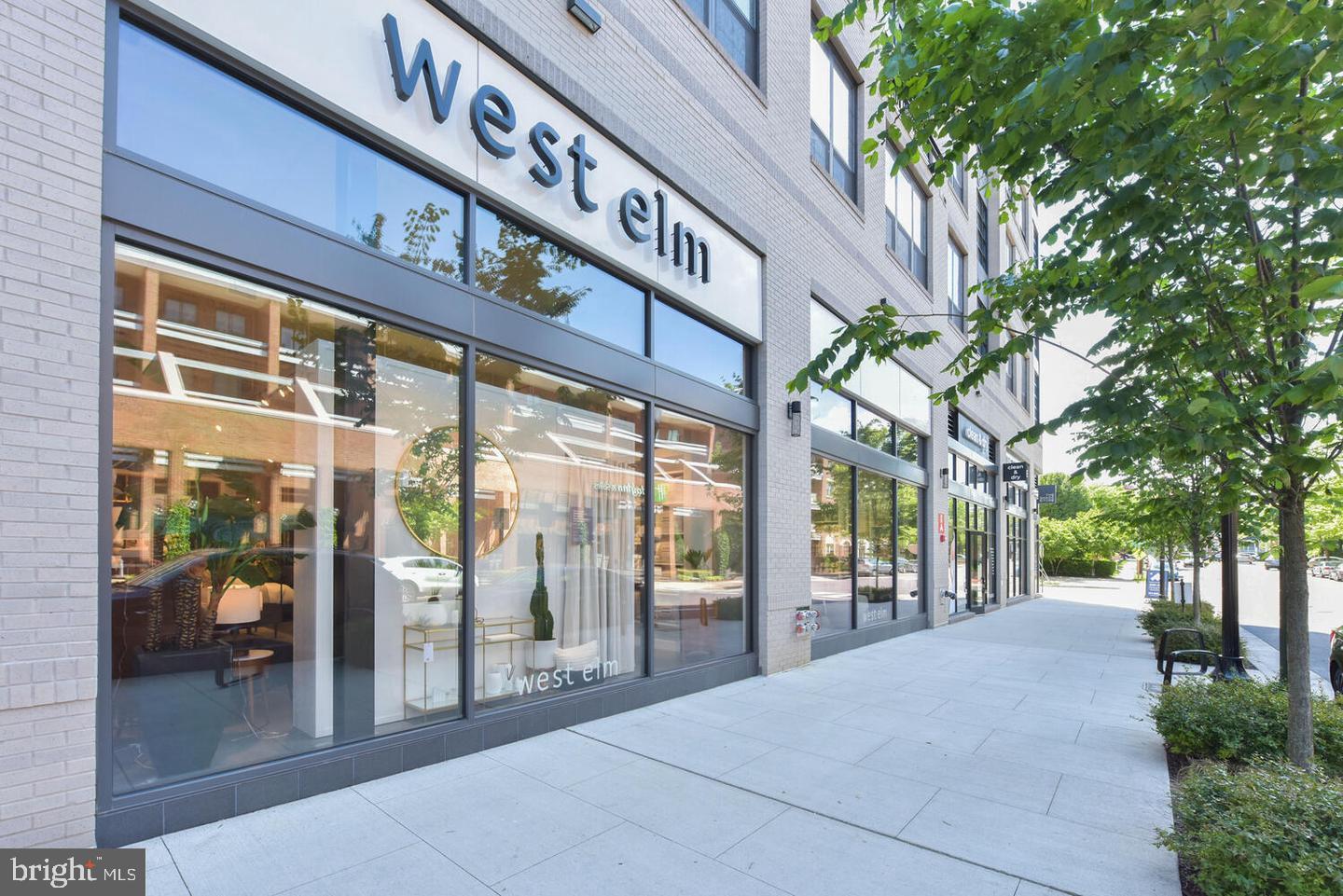 925 N FAIRFAX ST #1104