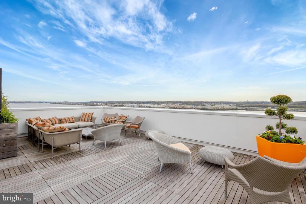 925 N FAIRFAX ST #1104