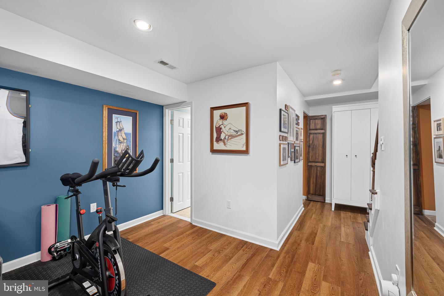 535 COLECROFT CT