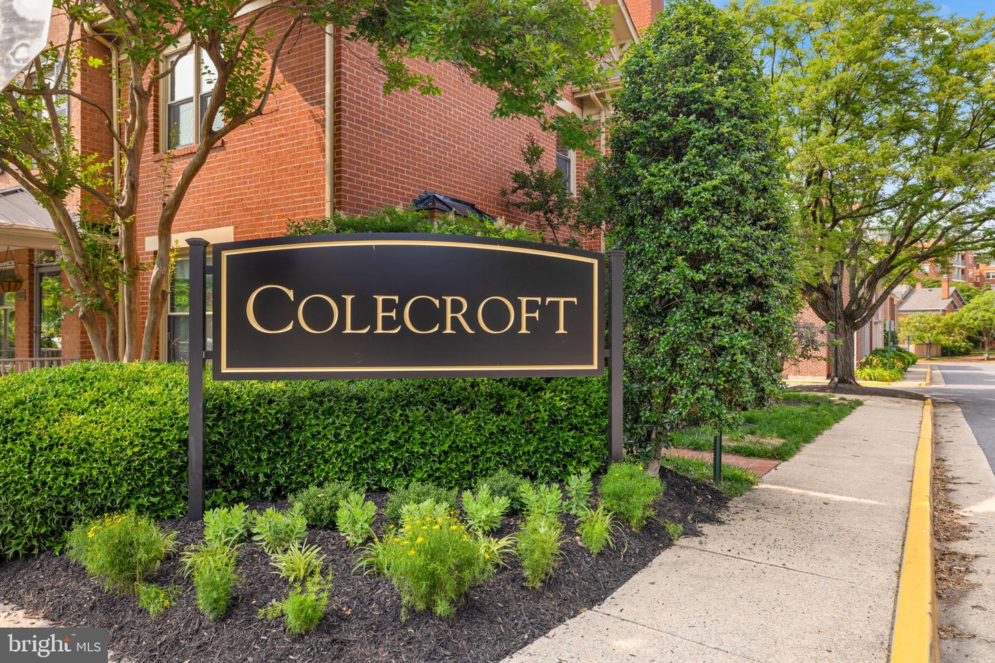 535 COLECROFT CT