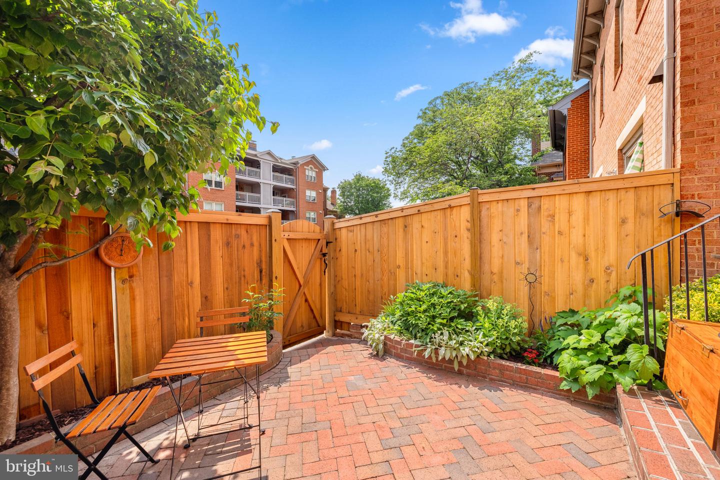 535 COLECROFT CT