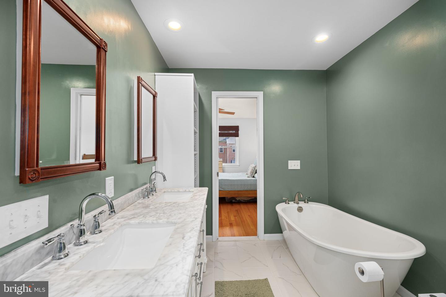 535 COLECROFT CT