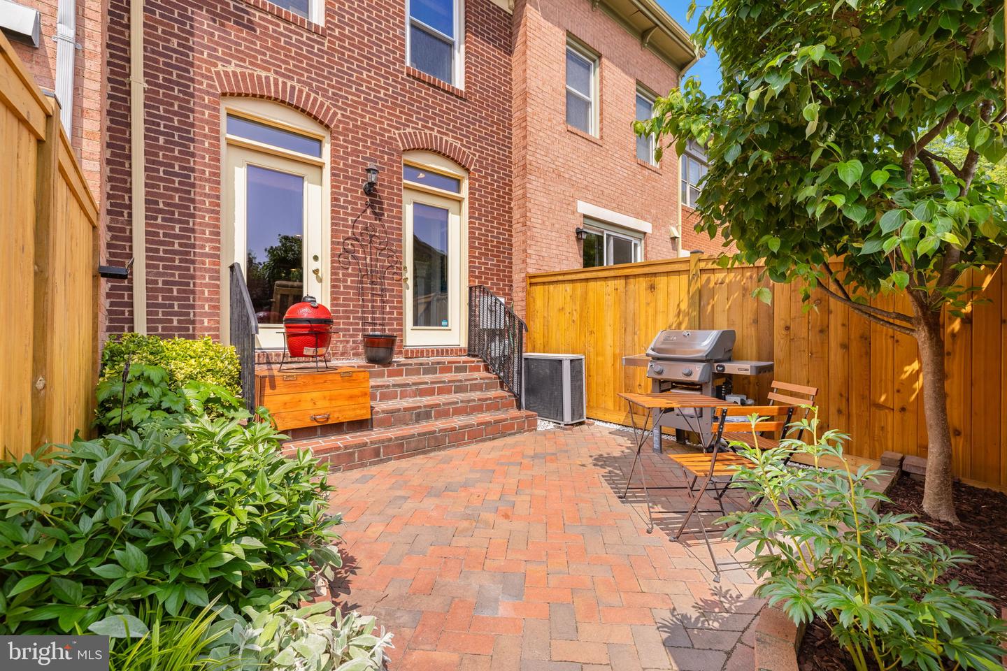 535 COLECROFT CT