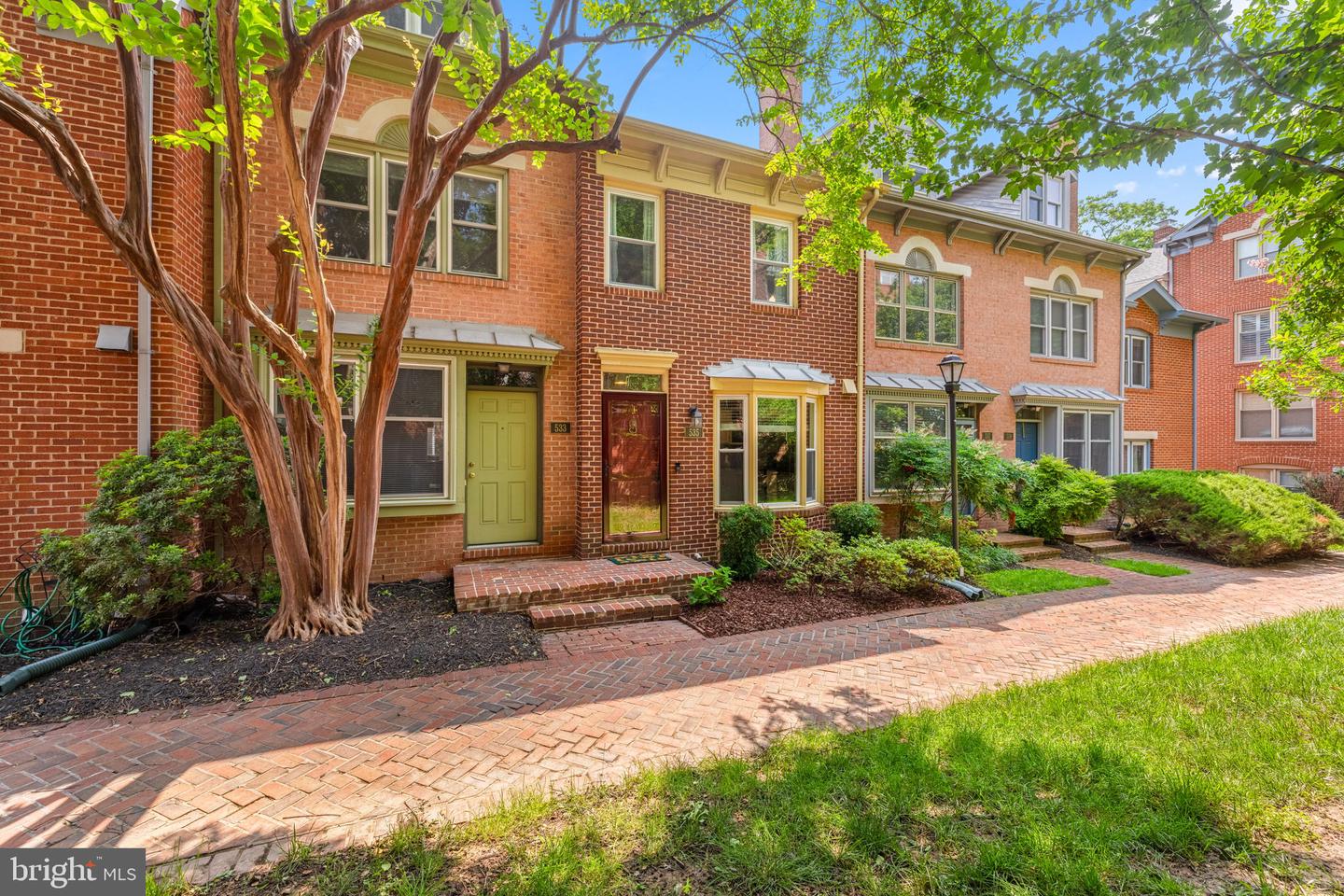 535 COLECROFT CT