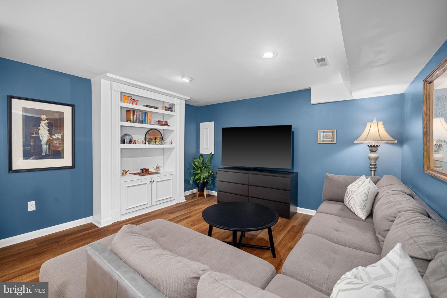 535 COLECROFT CT
