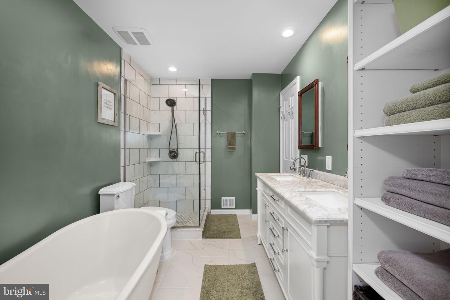 535 COLECROFT CT