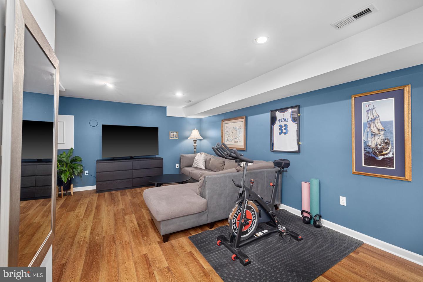 535 COLECROFT CT