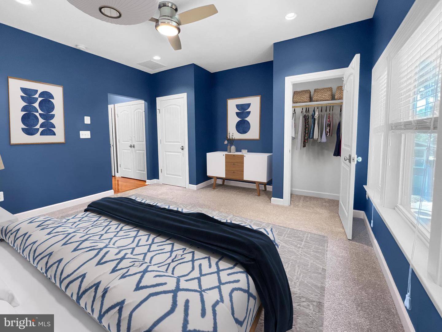 23 W CHAPMAN ST W