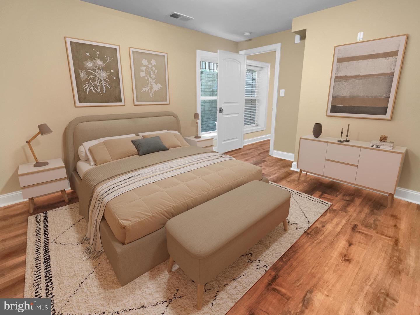 23 W CHAPMAN ST W