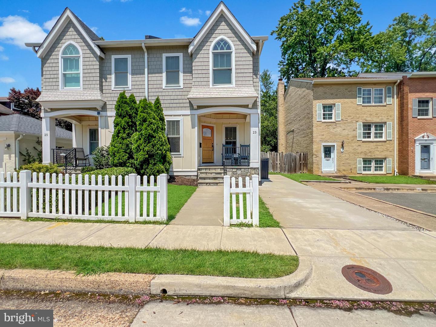 23 W CHAPMAN ST W