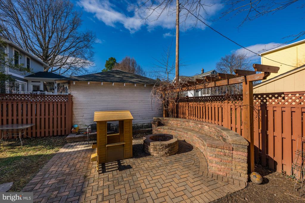 322 HUME AVENUE