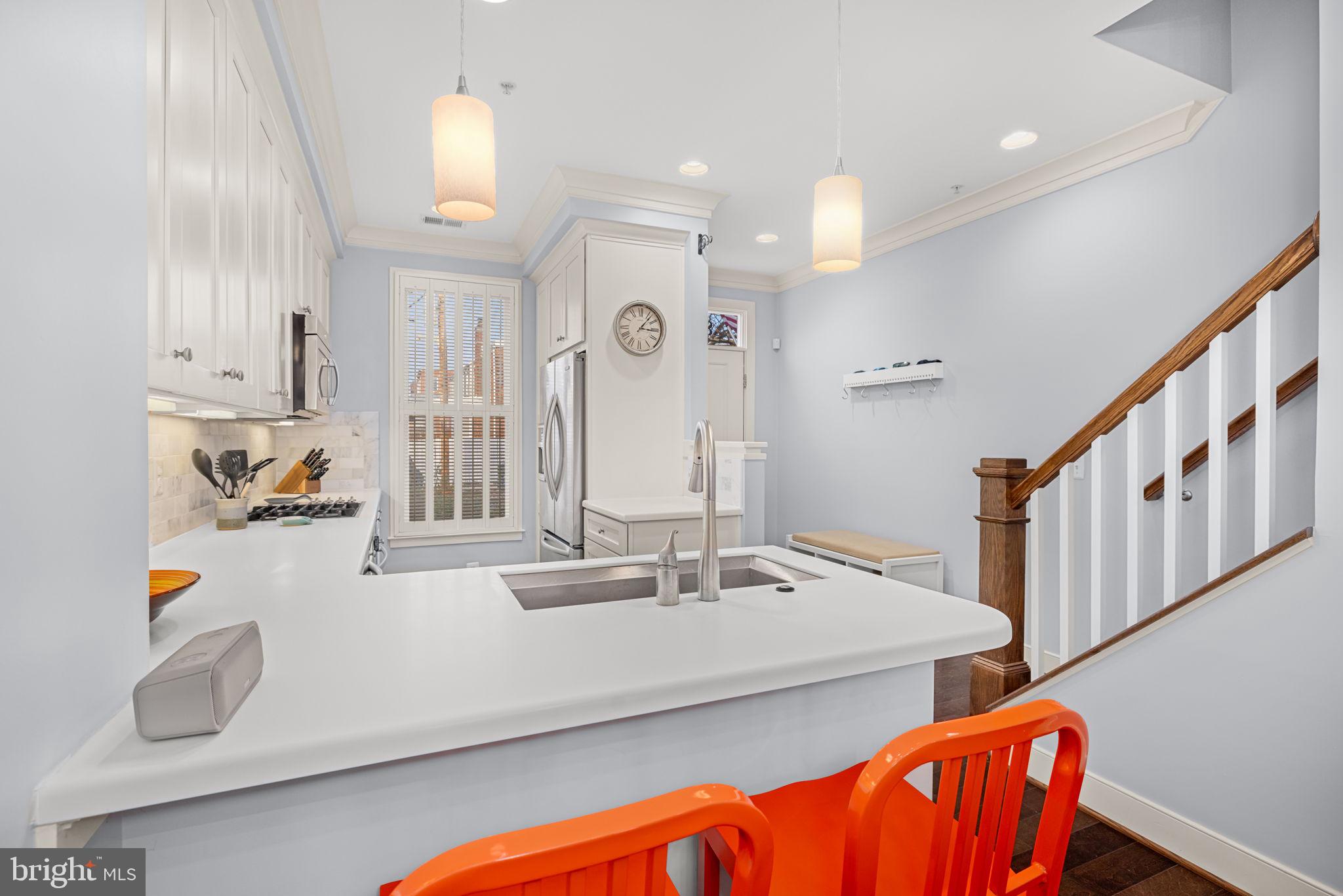 808 MONTGOMERY STREET