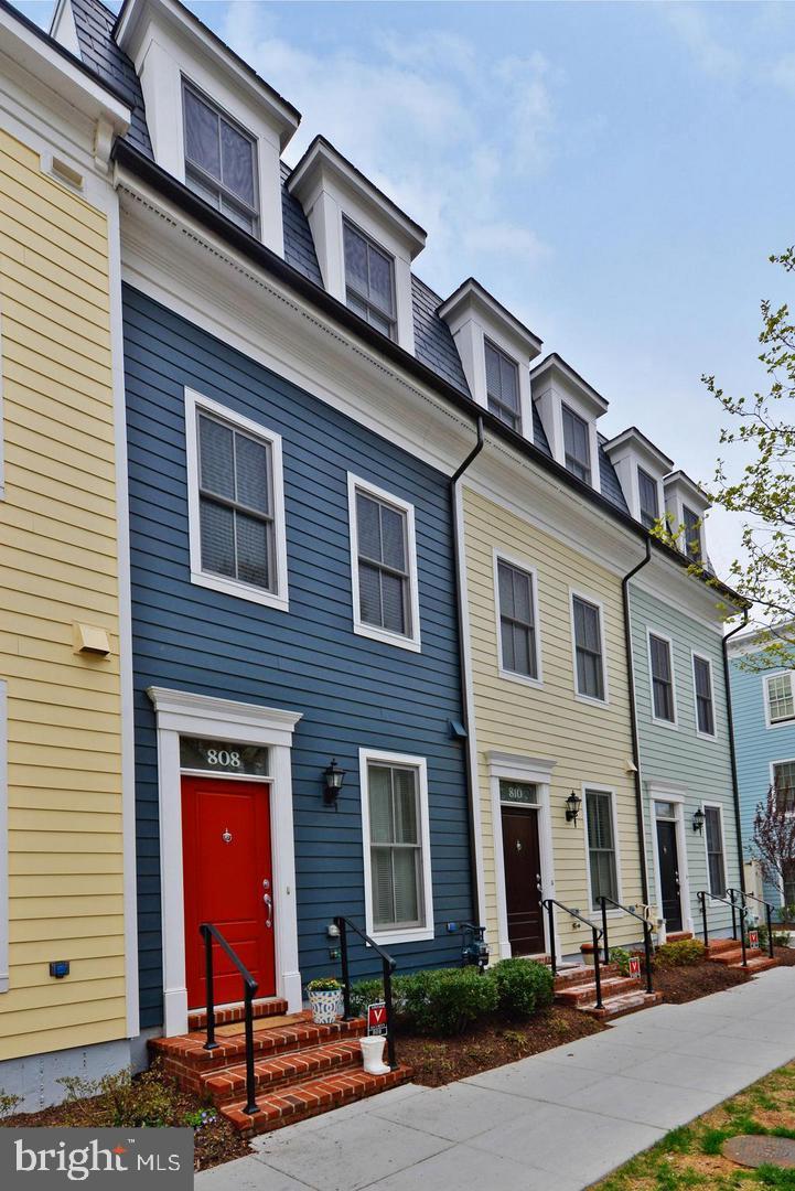 808 MONTGOMERY STREET