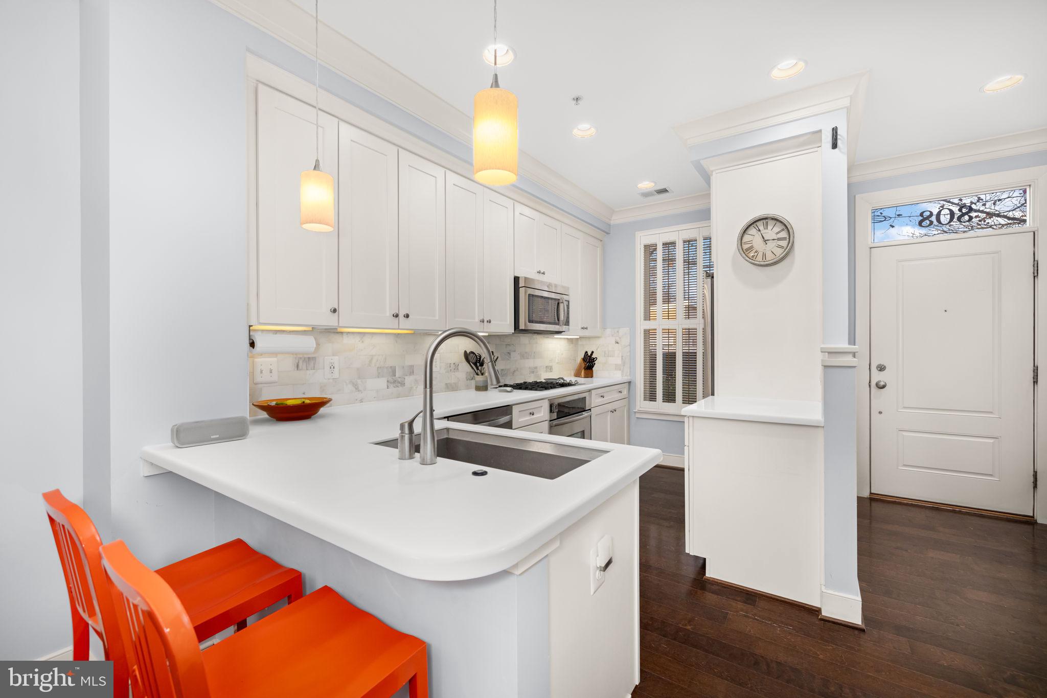 808 MONTGOMERY STREET