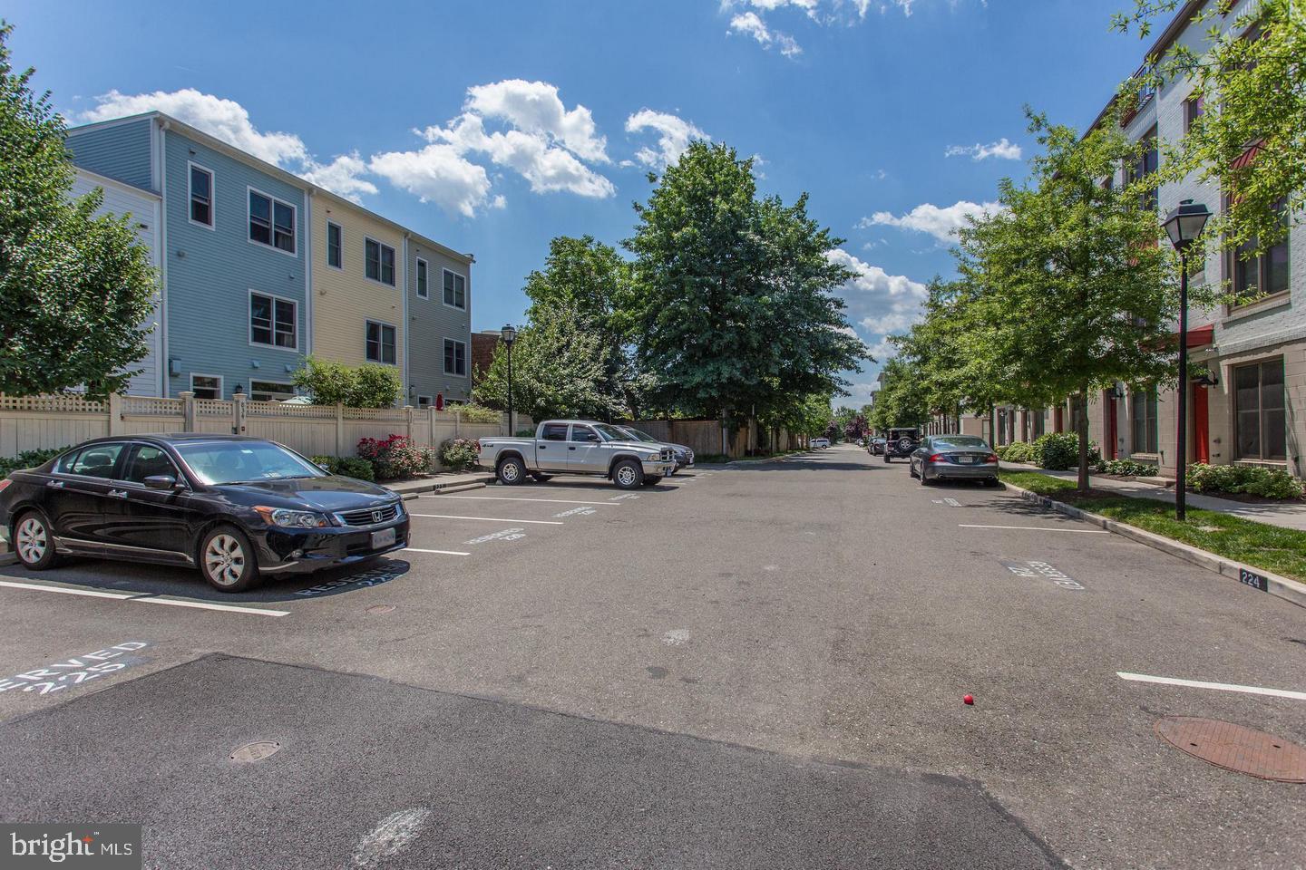 808 MONTGOMERY STREET