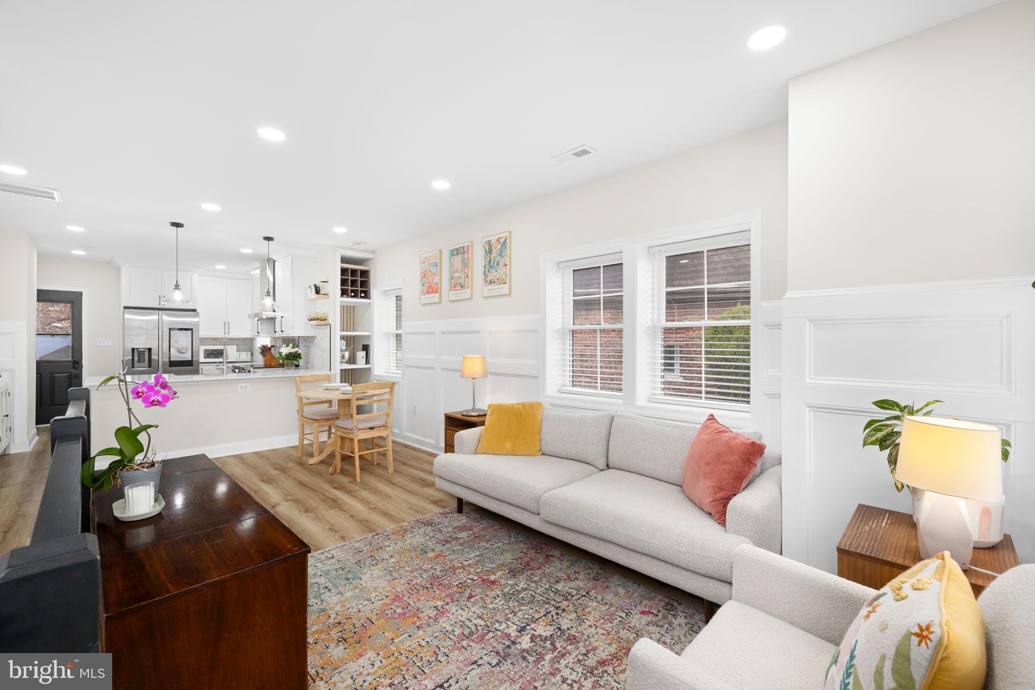 2205 E RANDOLPH AVENUE