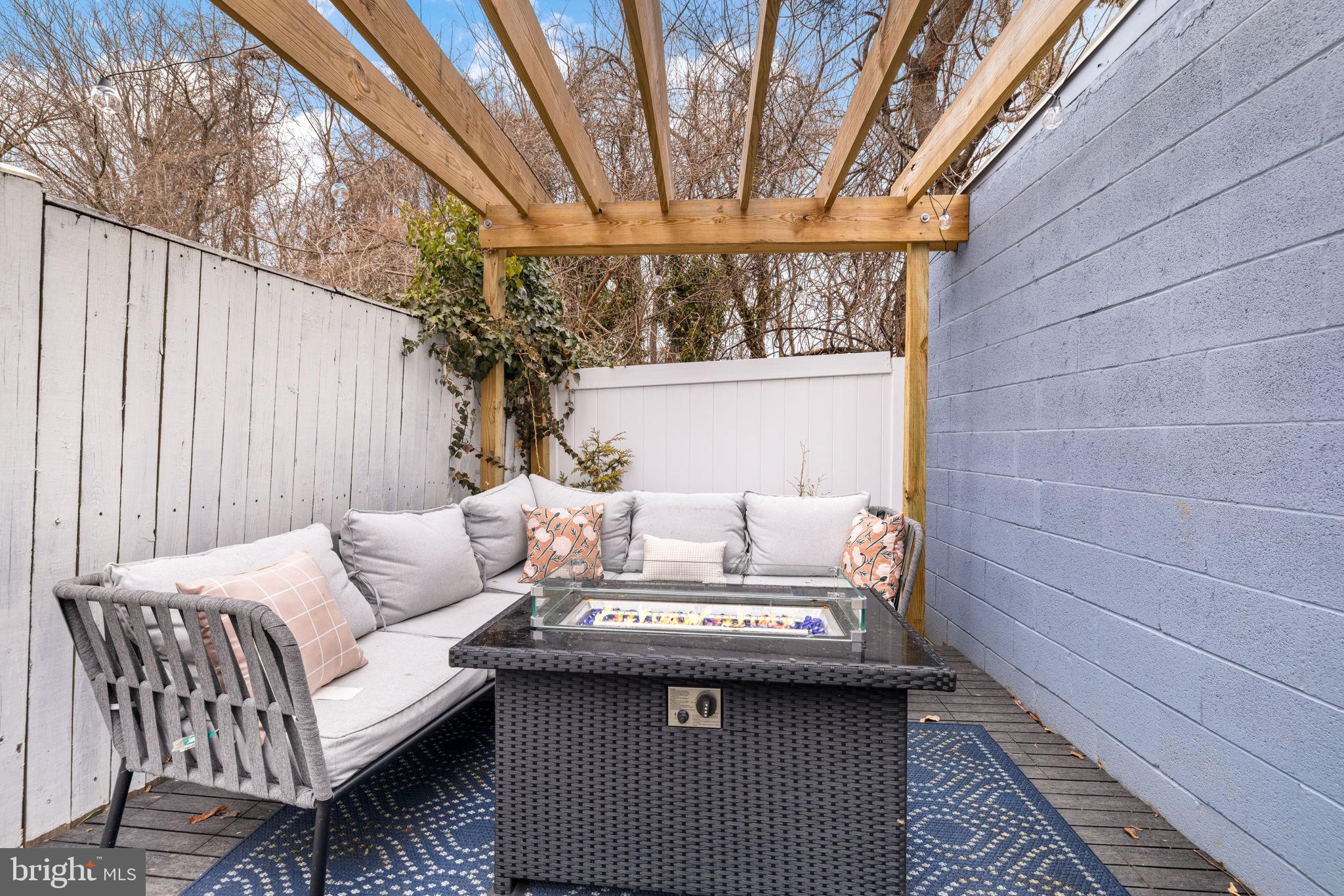 2205 E RANDOLPH AVENUE