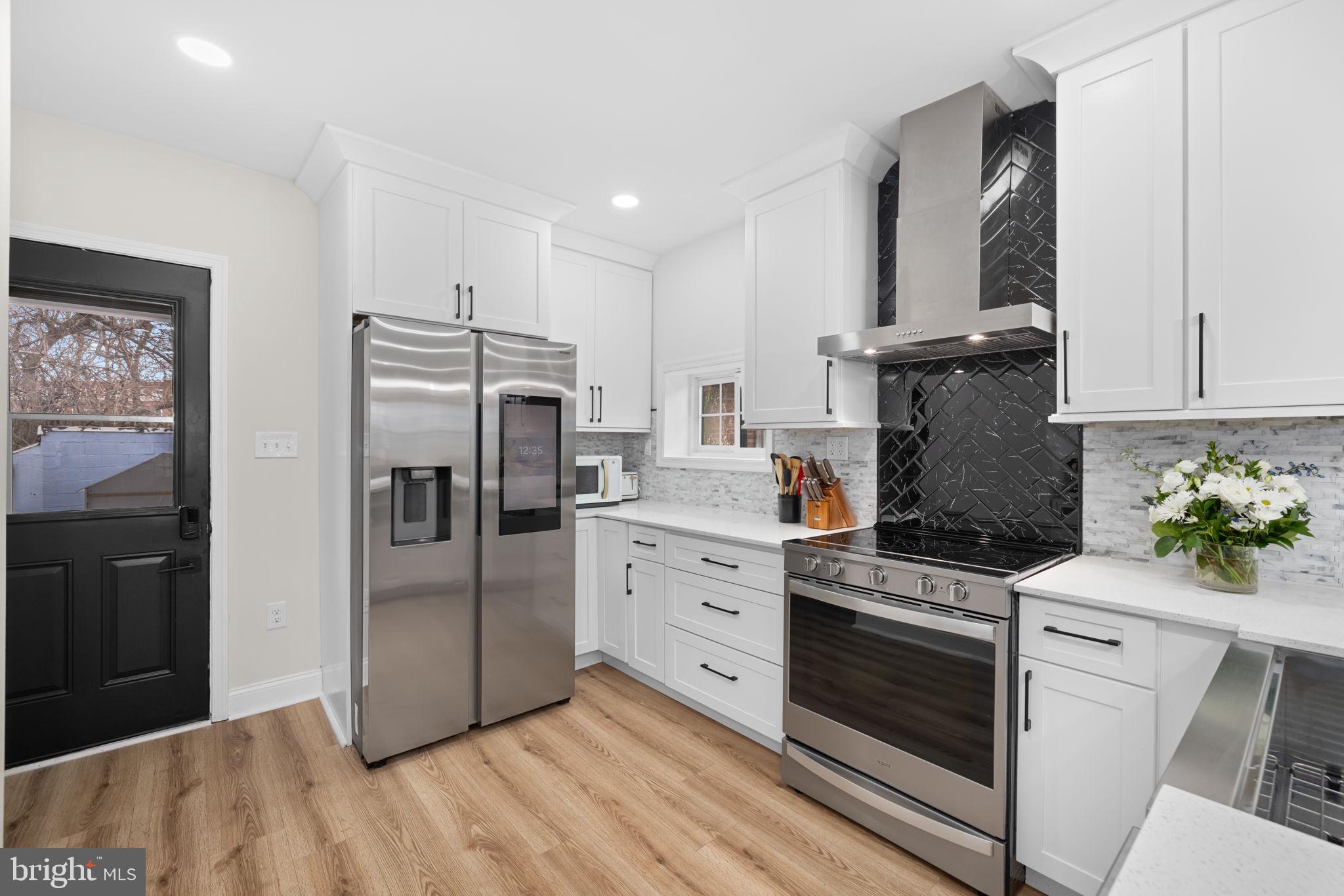 2205 E RANDOLPH AVENUE