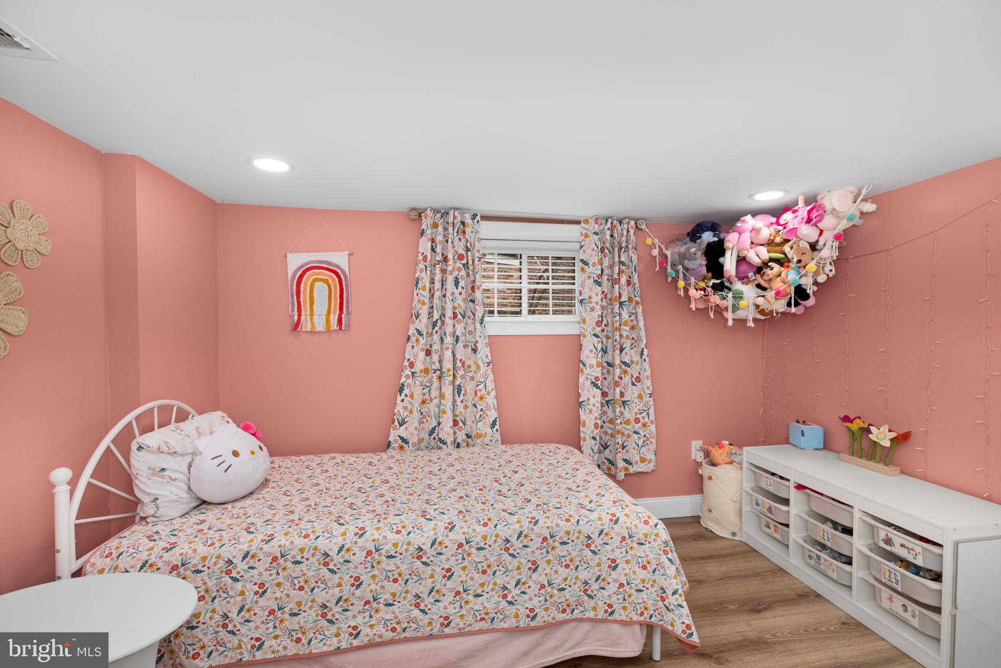 2205 E RANDOLPH AVENUE